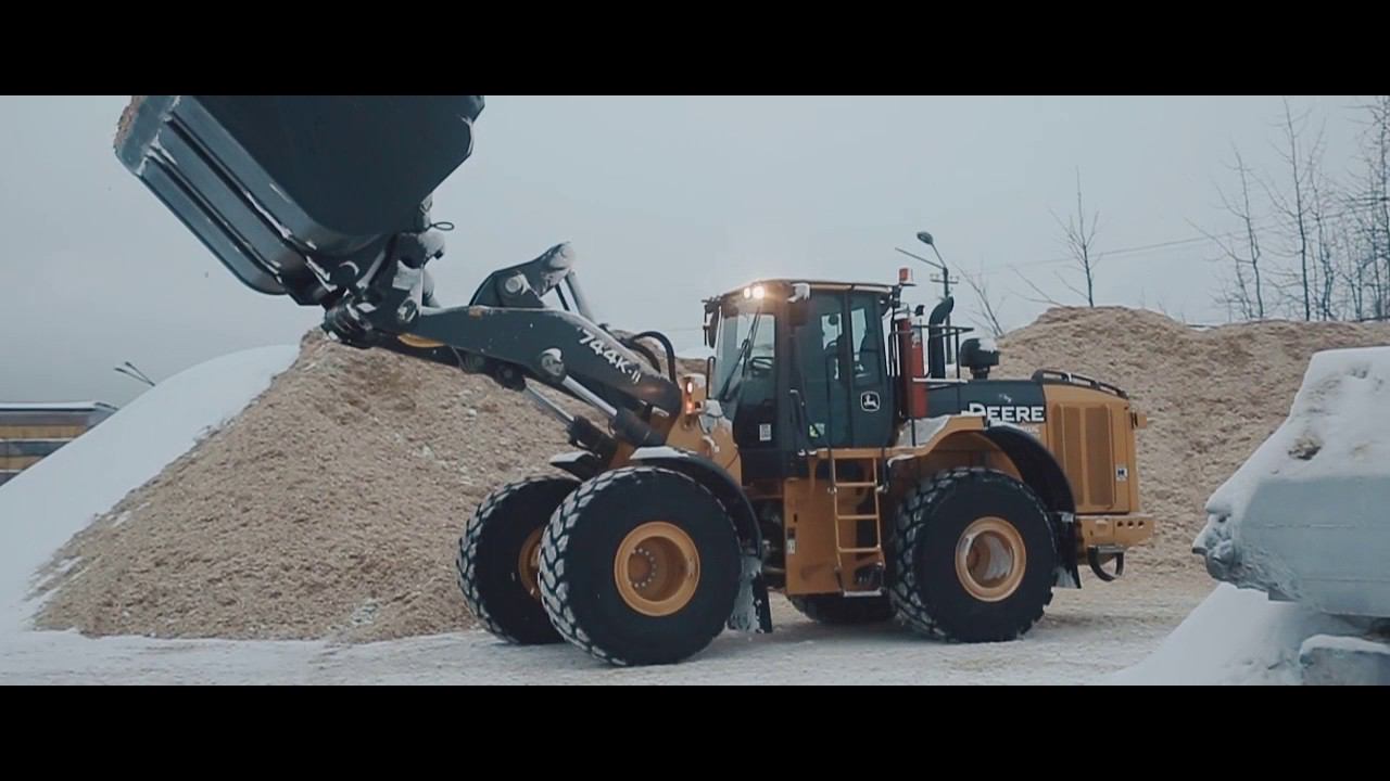 Отзыв о фронтальном погрузчике John Deere