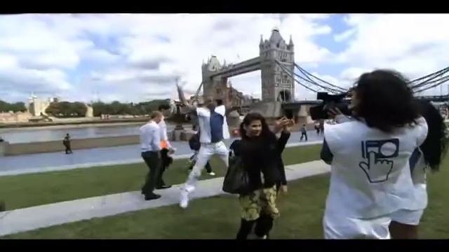 Samsung Camera ST550: Tap And Take Campaign (2009)