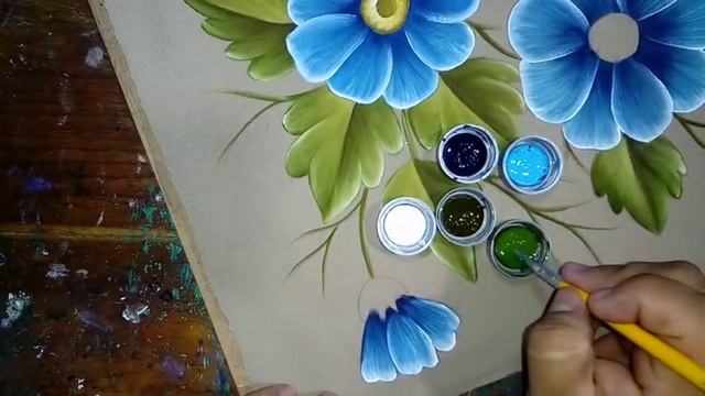 Pintando flor azul