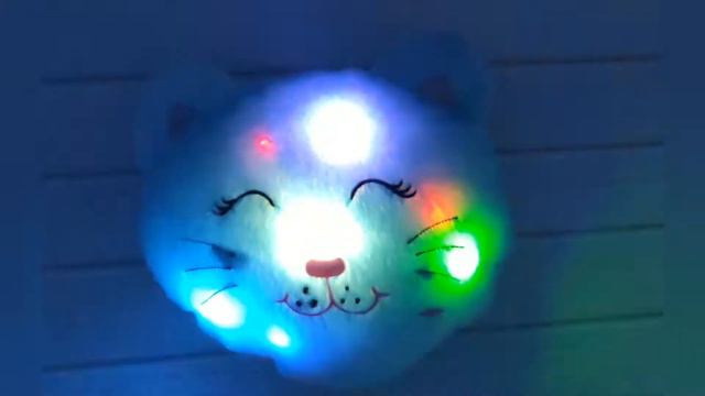 Игрушка-подушка с подсветкой "Котик"