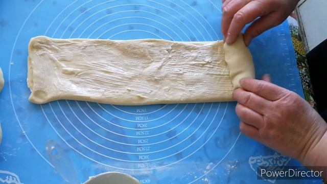 Хачапури из слоёного дрожжевого теста