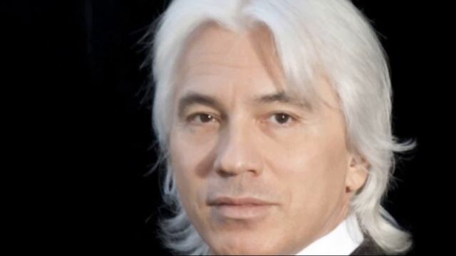 СЛОВНО ЖИВОЙ! МОГИЛА И ПАМЯТНИК ОПЕРНОГО ПЕВЦА ДМИТРИЯ ХВОРОСТОВСКОГО!