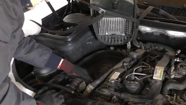 Mercedes-Benz GLK X204 220 CDI 4MATIC engine filter replacement / Замена фильтра двигателя
