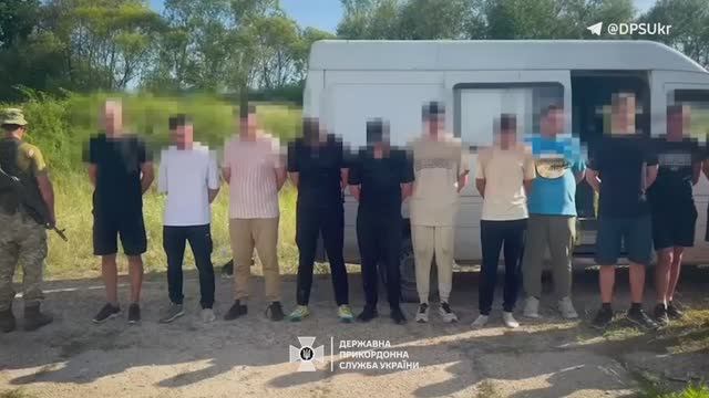 ‼️🇺🇦🇭🇺 ⚡Тотальное бегство: очередная группа украинцев задержаны на границе с Венгрией