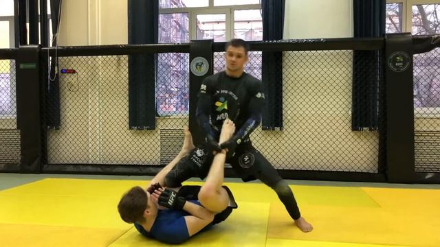 Закрытый гард в ММА | Как открыть и пройти