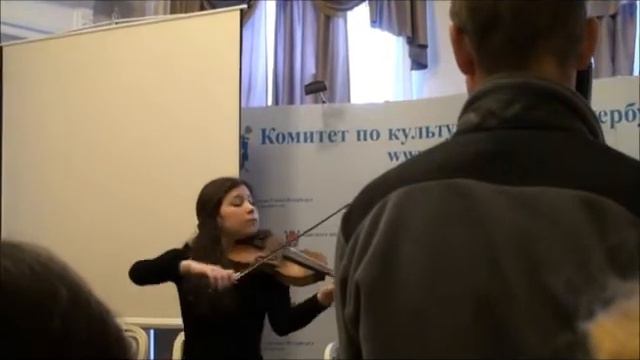Вручение скрипки в Комитете культуры Санкт-Петербурга
