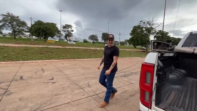 A primeira geração da FORD RANGER 2.2 DIESEL, erguida 2" com pneus 285-75!
