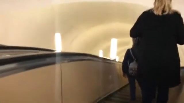Эскалаторный переход с Павелецкой радиальной на Павелецкую Кольцевую.