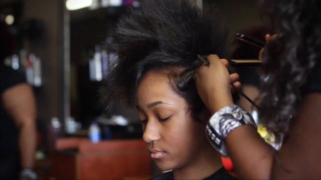 Quick & Easy Faux Hawk/Curly Pixie Style Tutorial (Professional)
