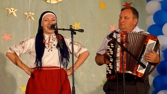 Поет Оксана Аляева