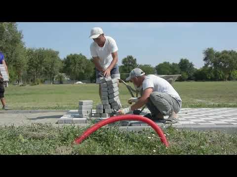 В селе Птичьем продолжается строительство парка
