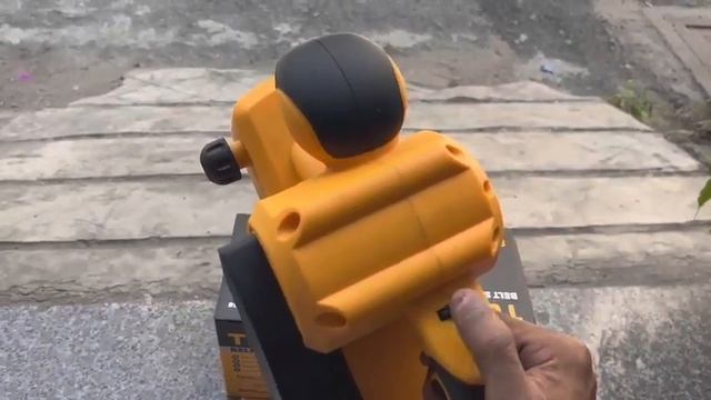 533x76mm Máy chà nhám băng 810W TOLSEN 79568 gía 1.498.000VND