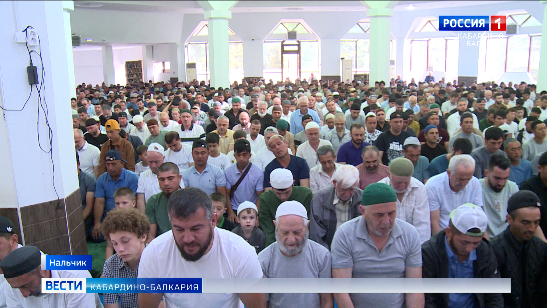 В Нальчике в Соборной мечети провели коллективный намаз