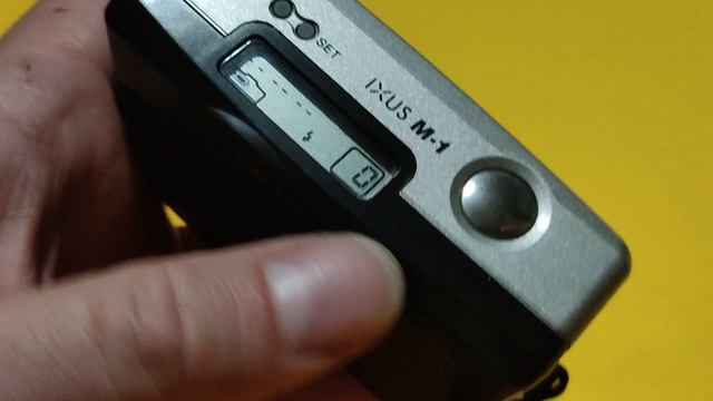 Цифровой фотоаппарат Canon IXUS M-1