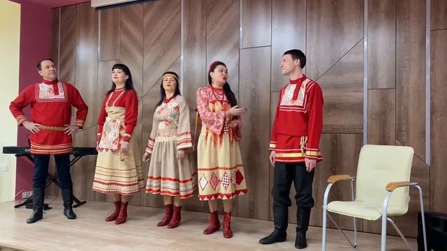 Во субботу день ненастный поем русские народные песни в библиотеке