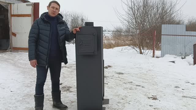 Печь для бани с бронированной топкой плитами из чугуна.
