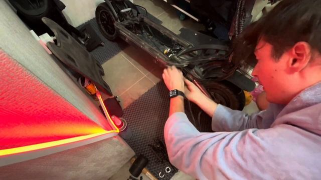 Kugoo G Booster. Замена подшипников и чистка колес от ржавчины.