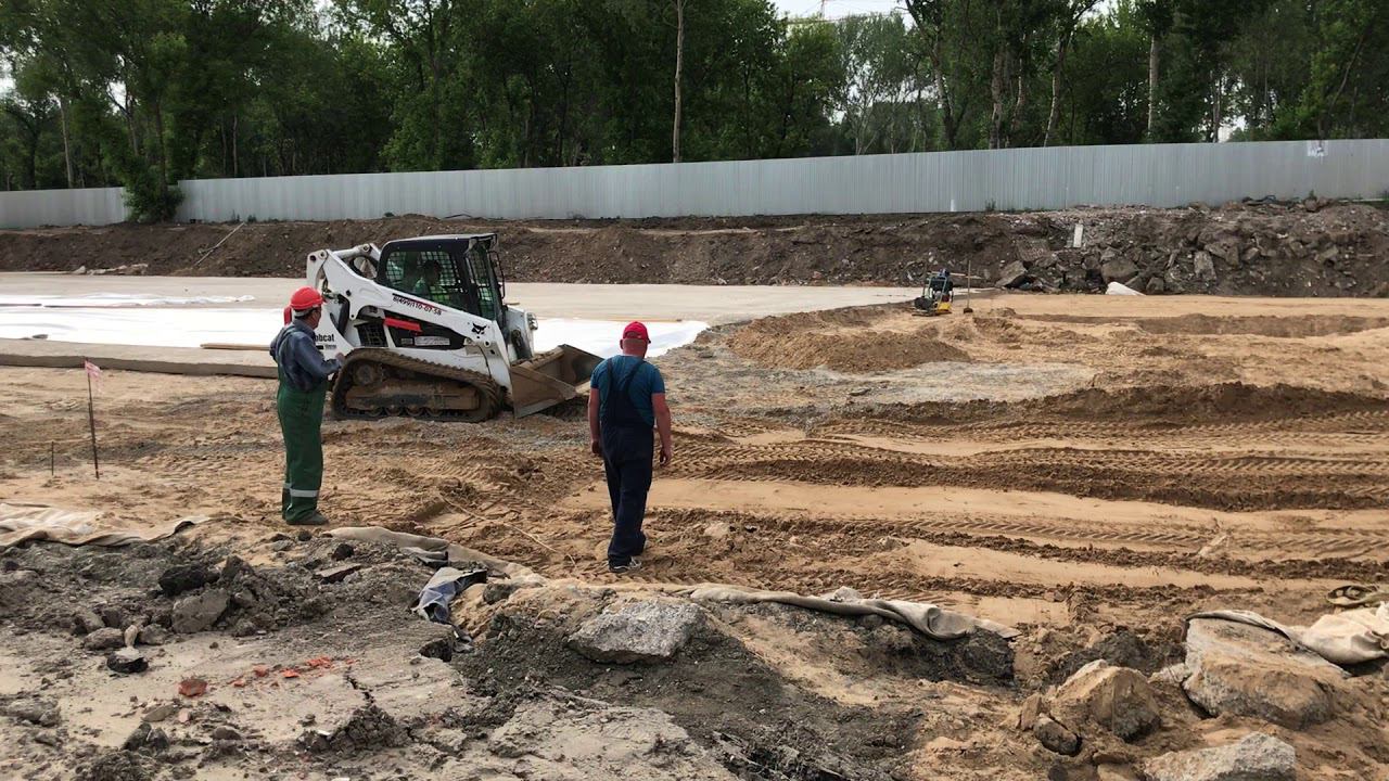 Аренда мини-погрузчика Bobcat Т590 (болотный) МосТрансАренда