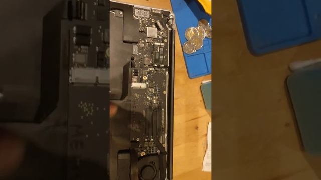 testing a water damaged MacBook air a1466