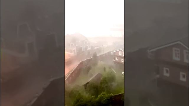 Ураган с ливнем в Москве