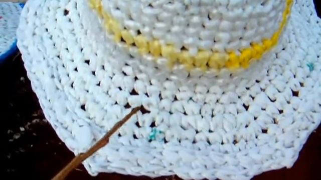 Вязание шляп из пластиковых пакетов.(Plastik bags).