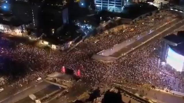 В Тель-Авиве вспыхнули массовые протесты, призывающие премьер-министра биньямина нетаньяху уйти