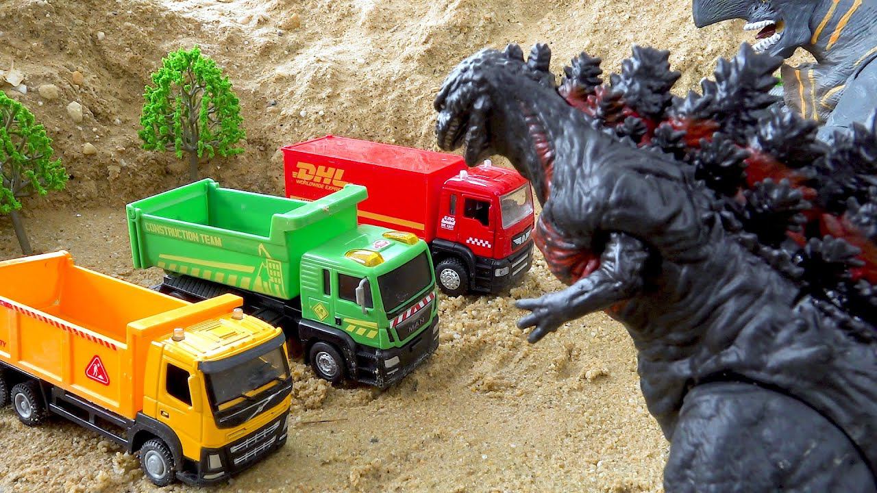 Огромный динозавр встречает забавный грузовик-экскаватор | История динозавров и автомобилей