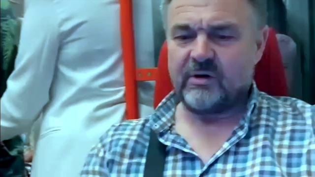 «Закрой пасть и веди себя культурно, свинья украинская».