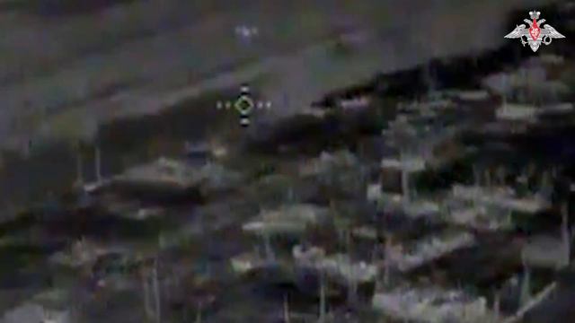 Воздушный таран: десантники при помощи FPV-дрона сбили ударный гексакоптер ВСУ типа «Баба Яга»

Росс