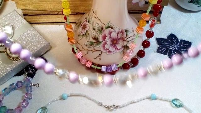 Украшения из бус как я люблю.