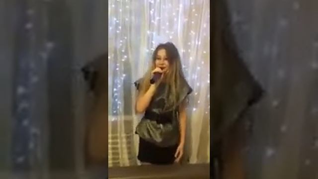 "Миру мир". Поёт Евгения Чернякова