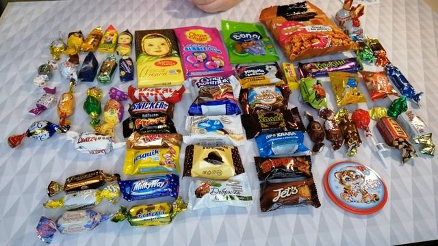 Аделина. Обзор сладкого ПОДАРКА. Вот такая ВОТ Конфета..