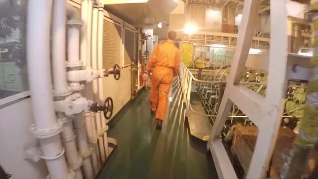 Работа моряков от романтики морей до жестких трудовых будней. Work of sailors at sea