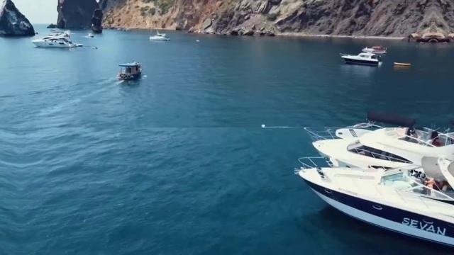 Чартерные Прогулки из Балаклавы на Яхте Севан  Charter Trips from Balaklava on Sevan Yacht
