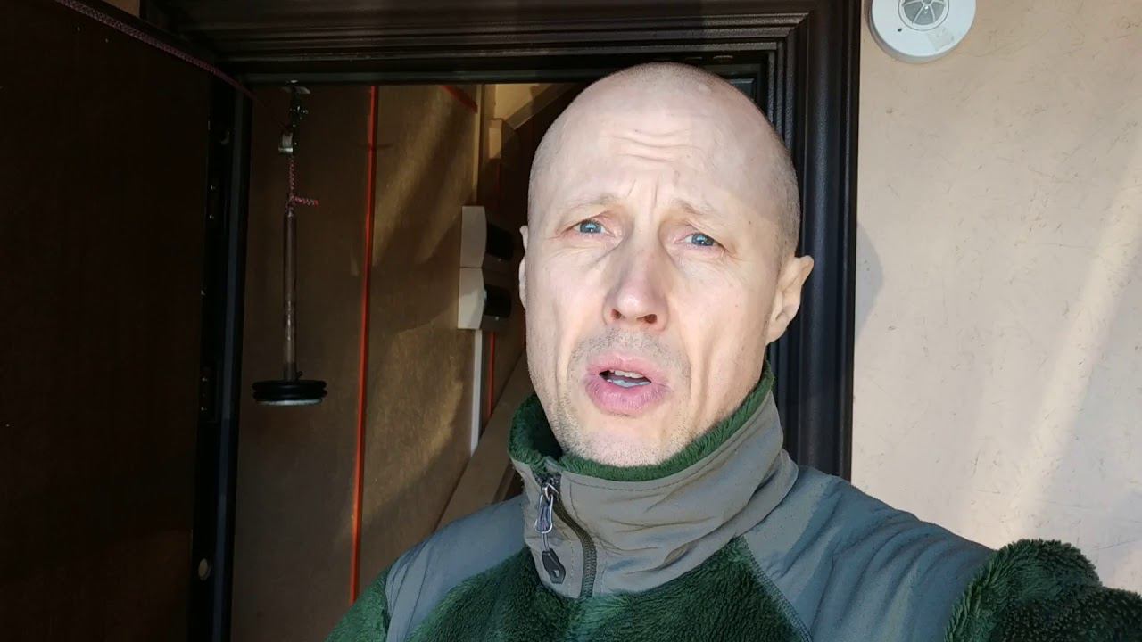 Самодельный доводчик на дверь.