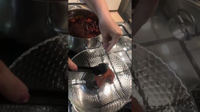 Грудинка в луковой шелухе