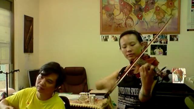 2009082Dona Dona violin
