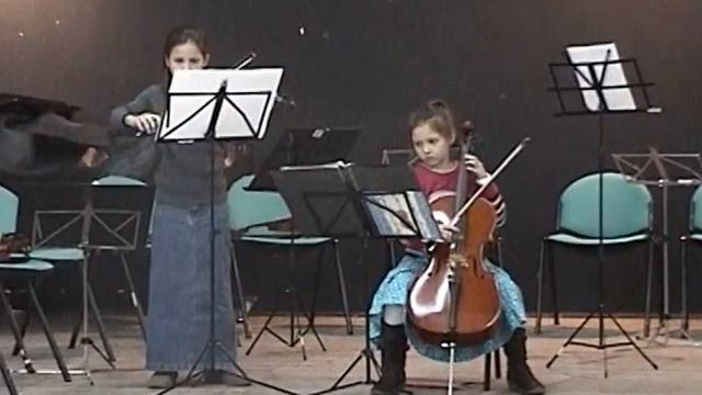 Beethoven's Menuet in G duet