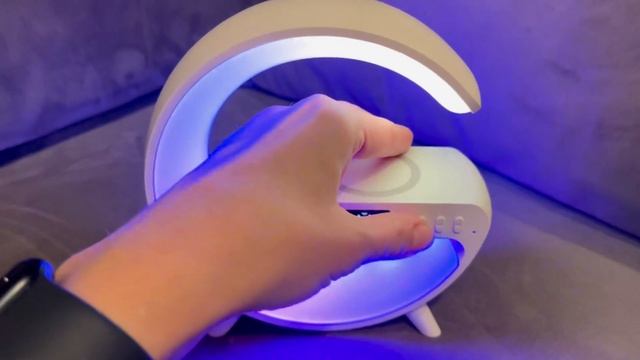 Умный светодиодный светильник, лампа, ночник bluetooth с беспроводной зарядкой и колонкой