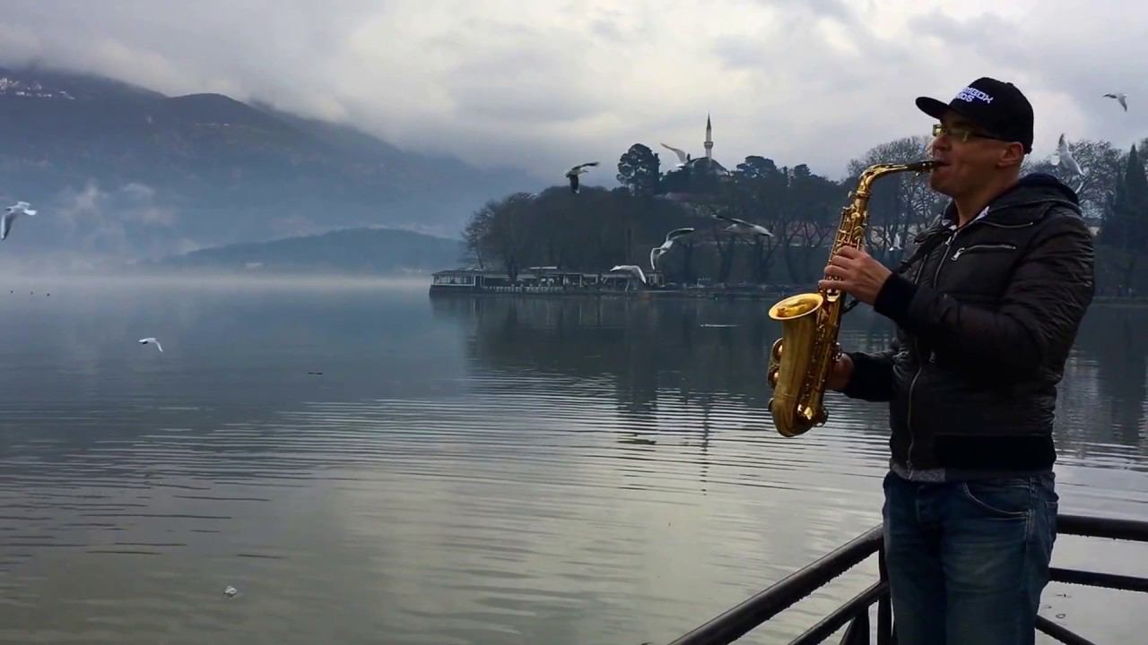 Saxophone & seagulls