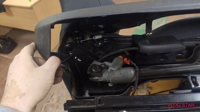 Разбор автомобиля Рено Меган 2 для установки авточехлов с выниманием сидений и отстегиванием фишек