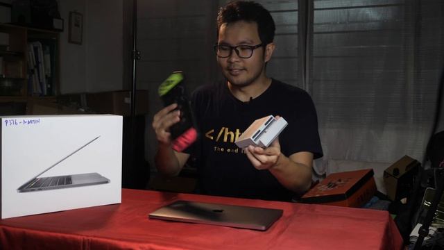 Apple MacBook Pro 13-inch 2020 ? - Unboxing Video