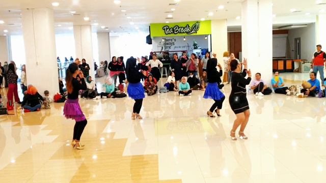Sabda Cinta Line Dance by ILDI Kota Palu Choreo by @asbarebare90#palugrandmall