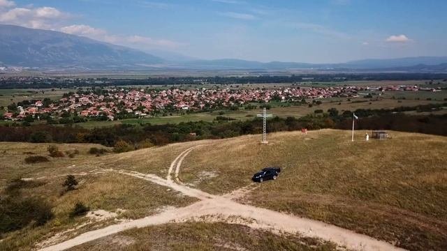 Кръста над Войнягово Карловска долина