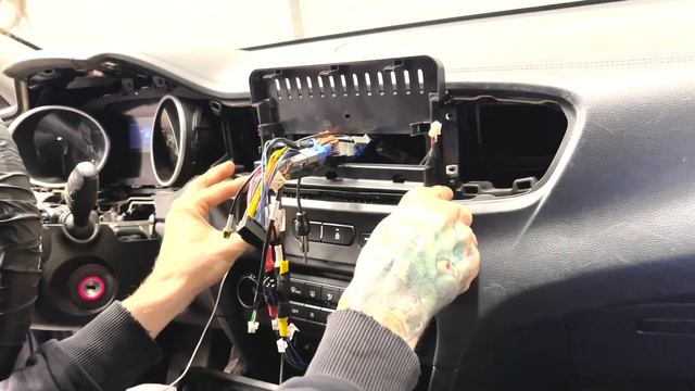 Установка магнитолы TEYES на Kia Ceed 3 CD【F2】2018-2022