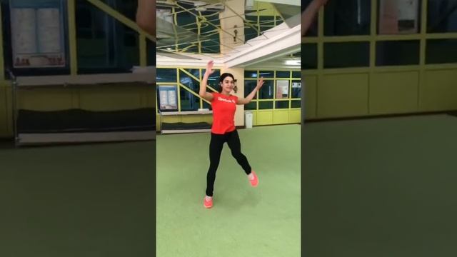 Утренняя зажигательная зарядка.