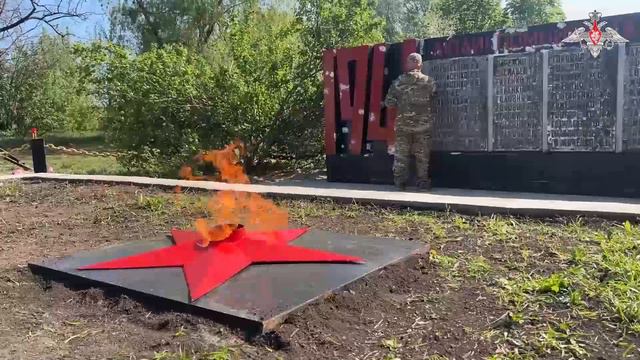 Военнослужащие группировки войск «Центр» восстанавливают мемориал участникам Великой Отечественной