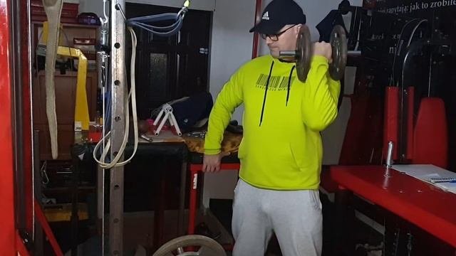 Trening poza sezonem przygotowań  biceps i triceps