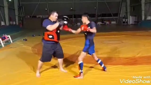 #Halaturkickboxingteam работа на лапах сериями ударов