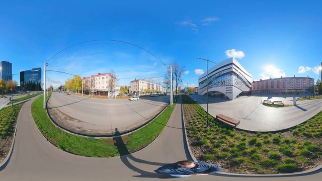 360 видео. Альметьевск. Общественный Центр "Элмет". Сквер Каракуз. Здание ПАО "Татнефть"